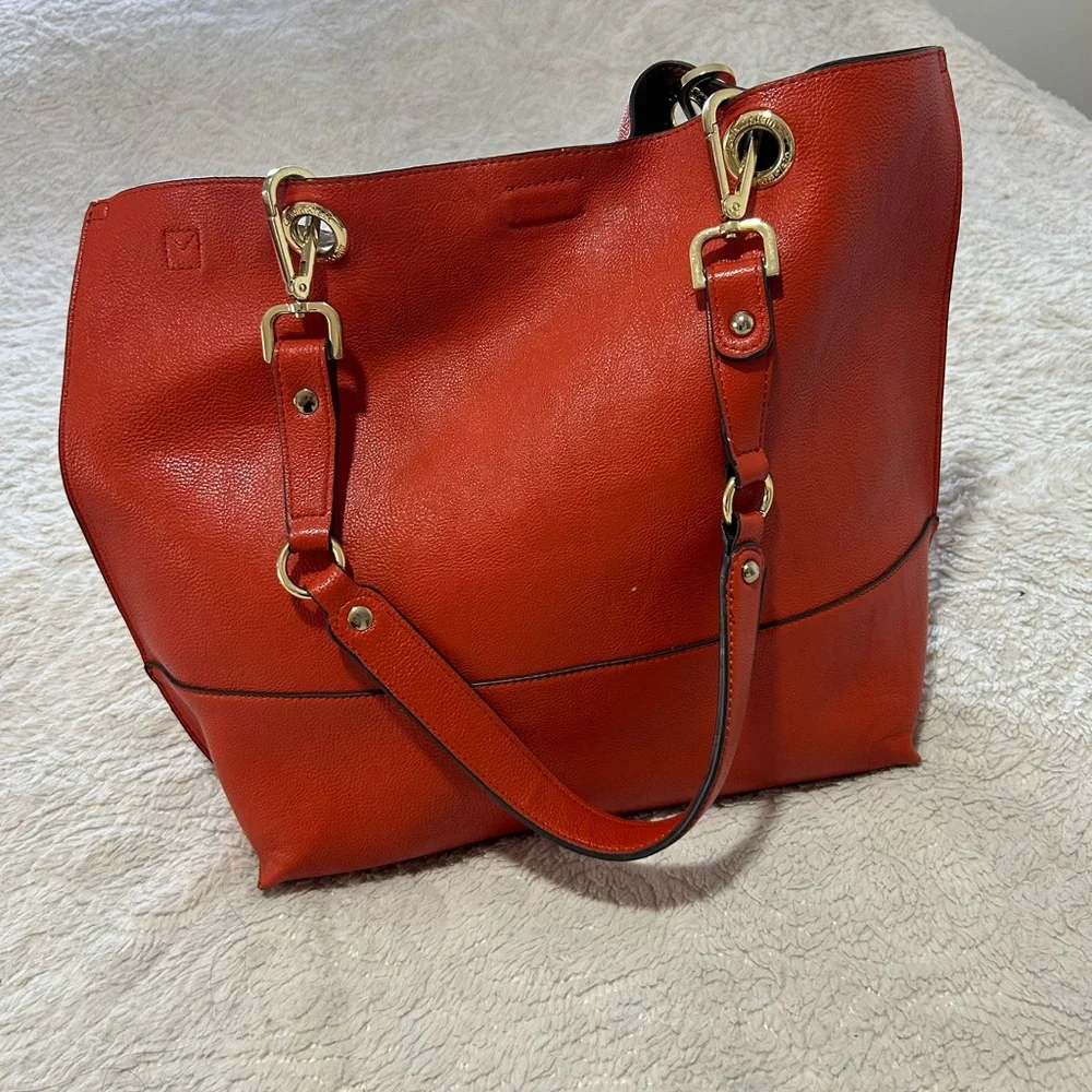 Calvin Klein Vibrant Orange‎ Tote - Picture 3 of 13